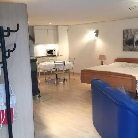 Poli By Interhome *